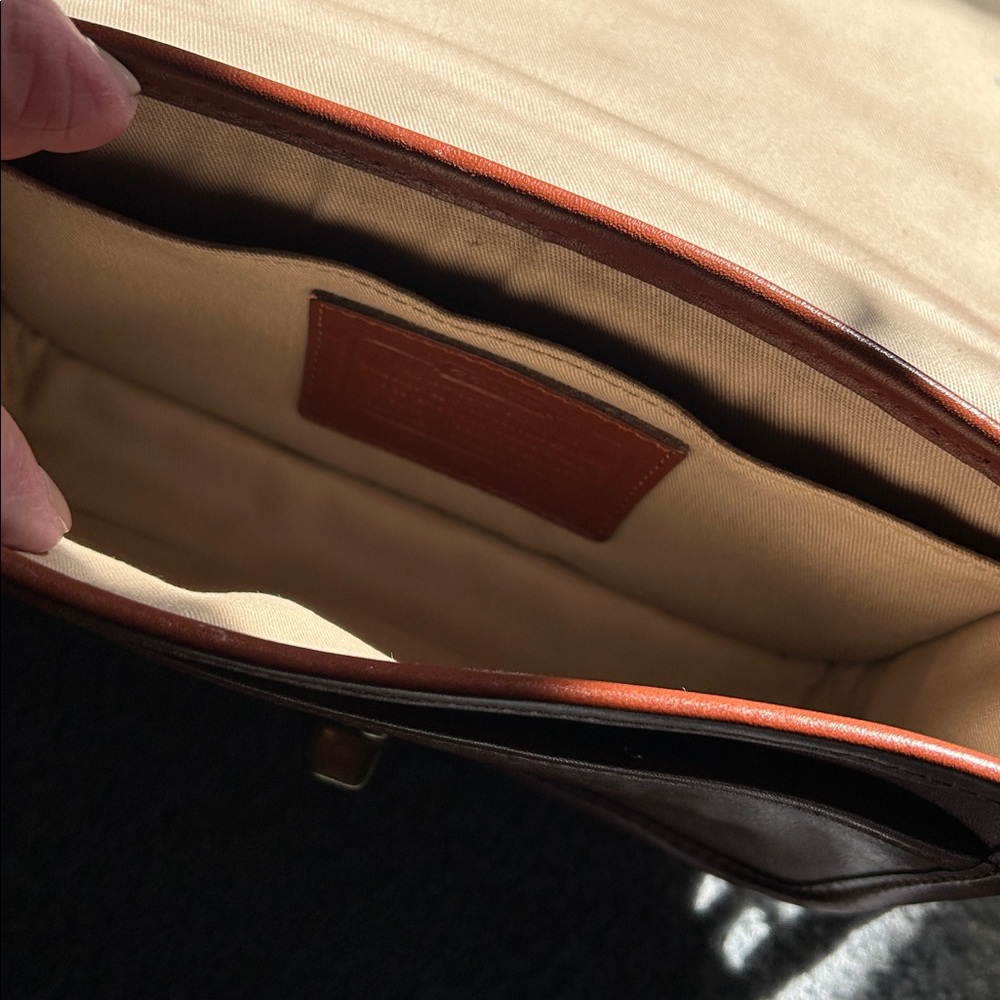 Elegant Brown Leather Coach vintage Crossbody Bag 19914 - Picture 3 of 10